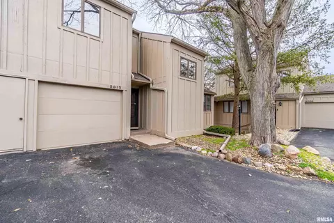 5915 N Oak Grove Pl, Peoria, IL 61615