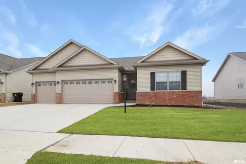 11017 N Woodale Dr, Dunlap, IL 61525