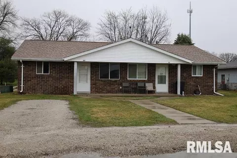309-311 E Walnut St, Metamora, IL 61548