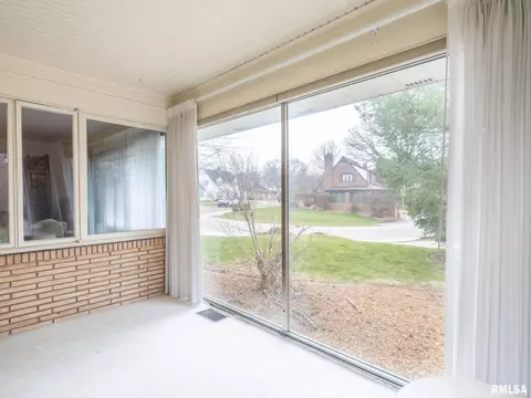 307 N Kickapoo Ter, Peoria, IL 61604 photo 27