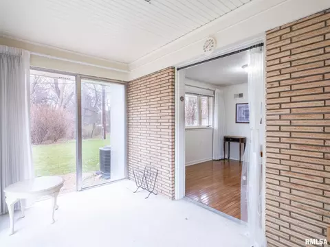 307 N Kickapoo Ter, Peoria, IL 61604 photo 25