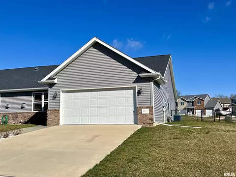 1111 Jessie St, Washington, IL 61571