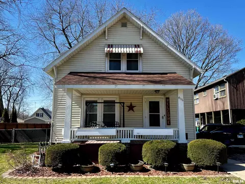 456 Phillips St, Galesburg, IL 61401