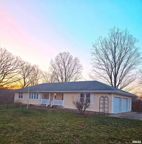 1186 Rentsch Dr, East Peoria, IL 61611
