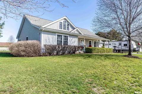 13715 N Wild Spruce Ln, Chillicothe, IL 61523