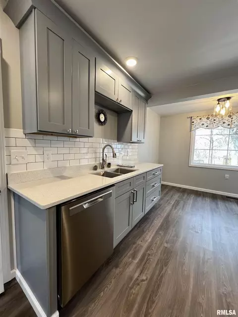 422 E Franklin St, Macomb, IL 61455 photo 11