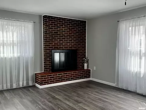 422 E Franklin St, Macomb, IL 61455 photo 4