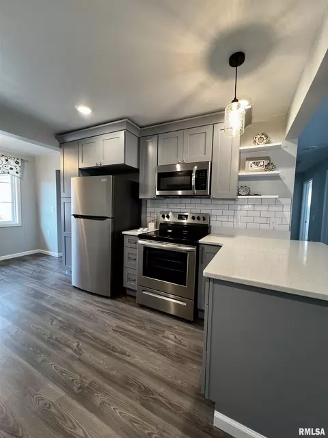 422 E Franklin St, Macomb, IL 61455 photo 8