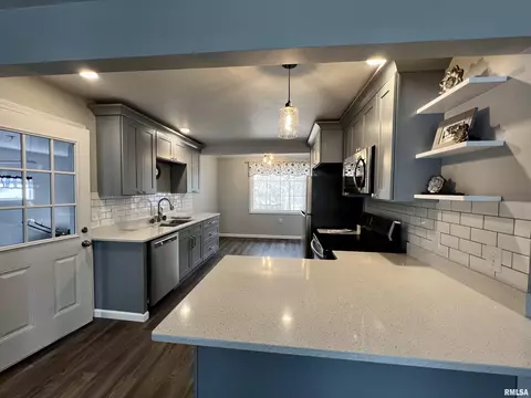 422 E Franklin St, Macomb, IL 61455 photo 6