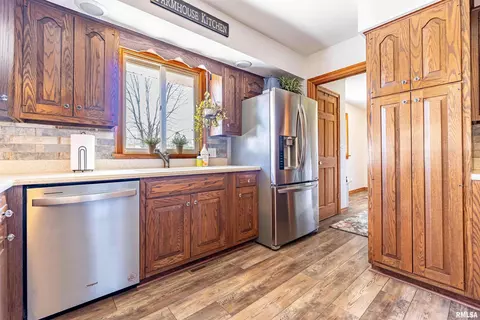207 Conrad St, Henry, IL 61537 photo 9