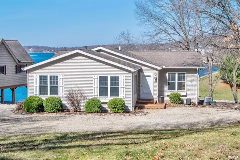 154 Poplar Ct, Dahinda, IL 61428
