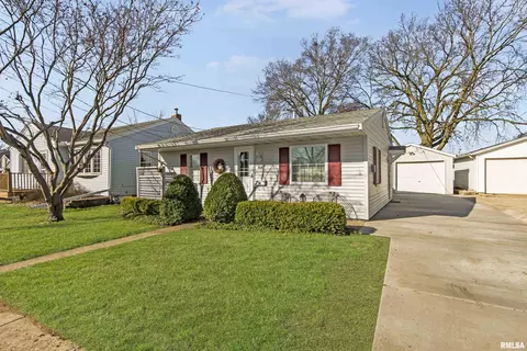 317 Barbara Rd, Pekin, IL 61554