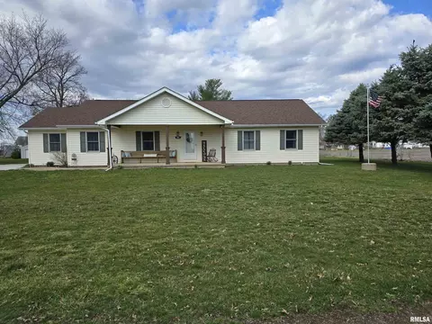 203 N Garfield St, Trivoli, IL 61569