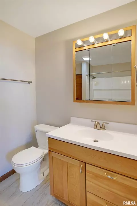 301 W Larson Ave, Cherry, IL 61317 photo 22