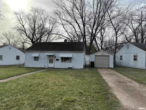 936 S Tonti Cir, Peoria, IL 61605
