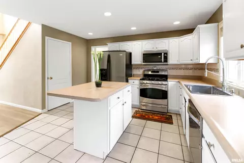 2111 W Murphy Dr, Dunlap, IL 61525 photo 7