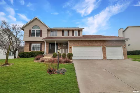 2111 W Murphy Dr, Dunlap, IL 61525