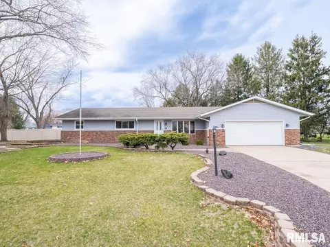 13427 N Bayberry Ct, Chillicothe, IL 61523