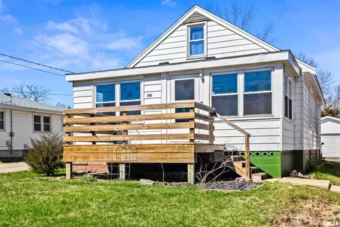 5413 W Hiway Ct, Bellevue, IL 61604