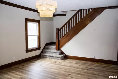 311 E James St, Eureka, IL 61530 photo 12
