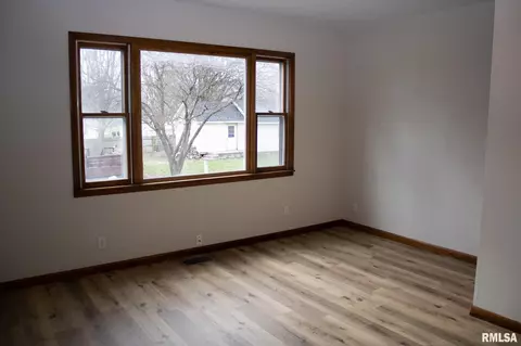 311 E James St, Eureka, IL 61530 photo 30