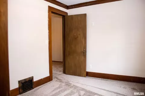 311 E James St, Eureka, IL 61530 photo 38