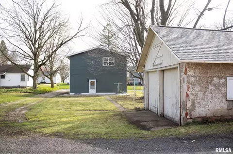 311 E James St, Eureka, IL 61530 photo 7