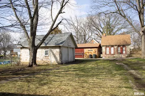 311 E James St, Eureka, IL 61530 photo 8