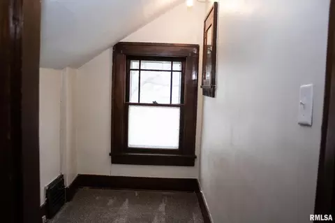 311 E James St, Eureka, IL 61530 photo 39