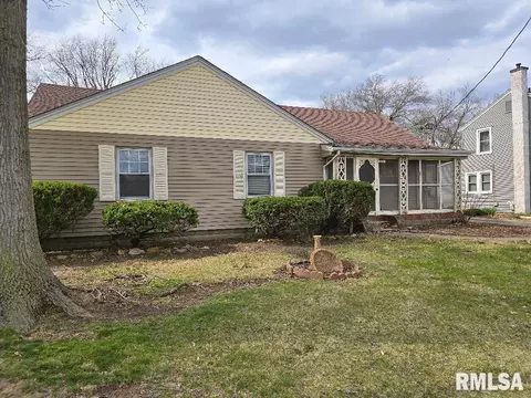 650 N 3rd Ave, Canton, IL 61520