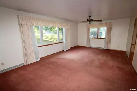 1613 Kickapoo St, Peoria, IL 61604 photo 4