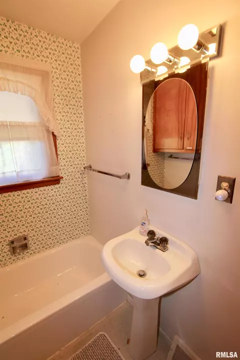 1613 Kickapoo St, Peoria, IL 61604 photo 40