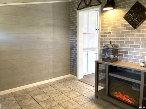 753 S 3rd Ave, Canton, IL 61520 photo 29