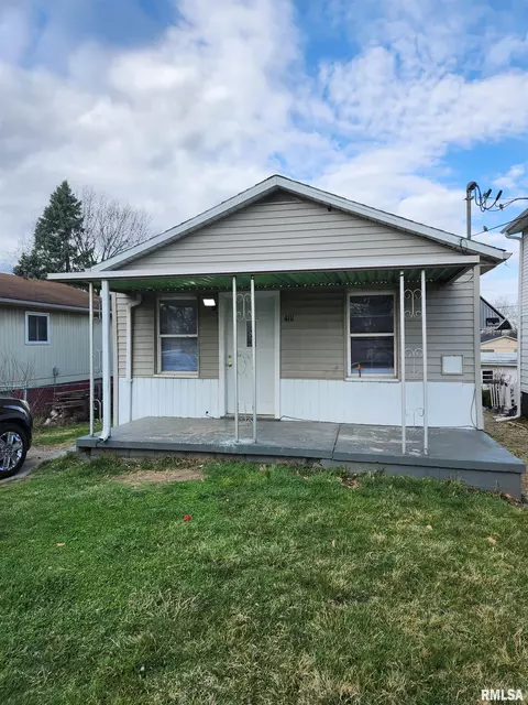 4111 N Boulevard Ave, Peoria, IL 61614