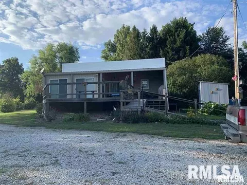 21407 E Sand Rd, Lewistown, IL 61542