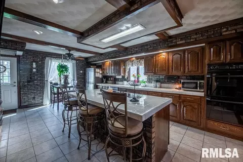 7055 Siesta Dr, Delavan, IL 61734 photo 4