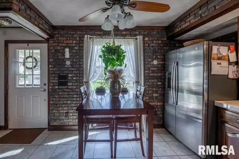 7055 Siesta Dr, Delavan, IL 61734 photo 7