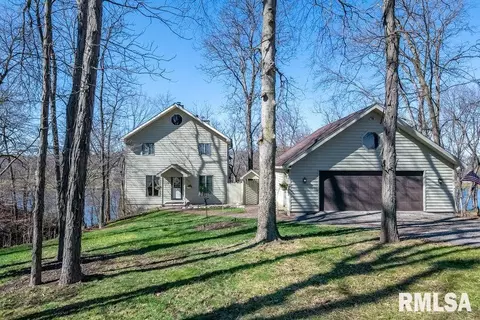 7055 Siesta Dr, Delavan, IL 61734