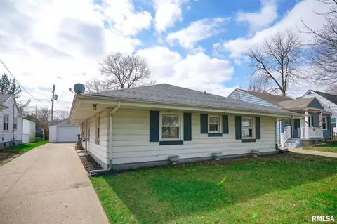 3131 N Finnell Ave, Peoria, IL 61604