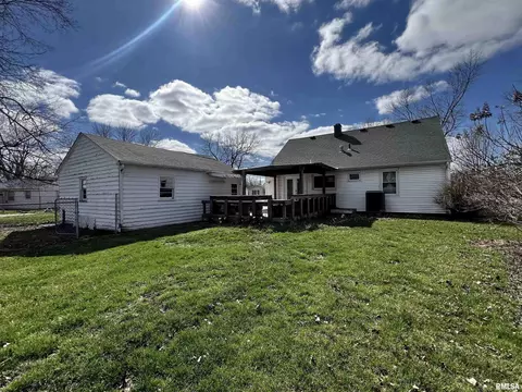 737 Memorial Dr, Macomb, IL 61455 photo 22