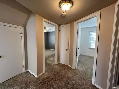 737 Memorial Dr, Macomb, IL 61455 photo 13