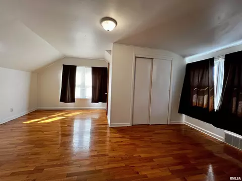 737 Memorial Dr, Macomb, IL 61455 photo 18