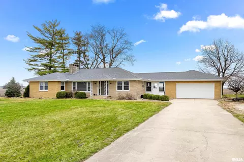 2070 S 4th Ave, Morton, IL 61550