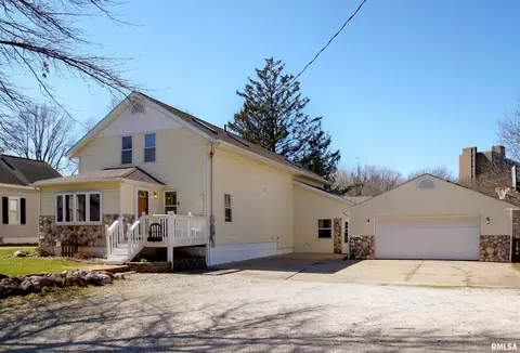305 Reservoir Rd, Pekin, IL 61554