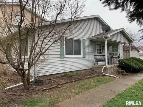 4335 W Tara Cir, Peoria, IL 61615