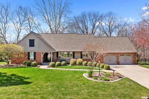 8111 N Crab Orchard Ct, Peoria, IL 61615