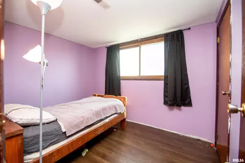Bedroom - 105 E Reagan Dr, Eureka, IL 61530 photo 5 of 6