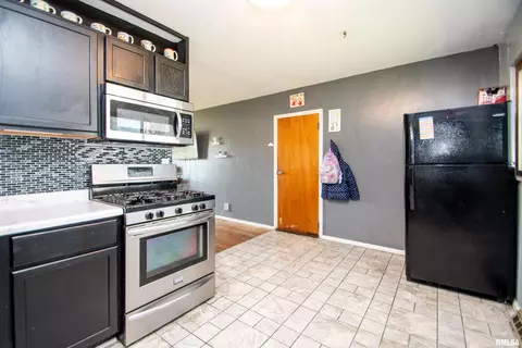 Kitchen - 105 E Reagan Dr, Eureka, IL 61530 photo 4 of 4