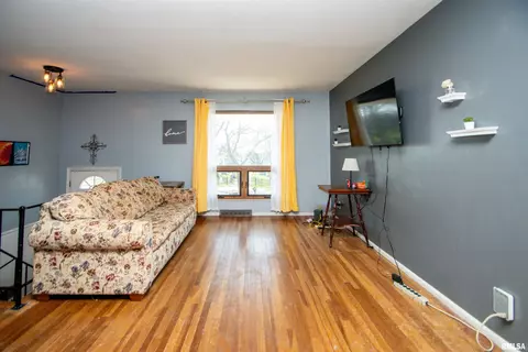 Living - 105 E Reagan Dr, Eureka, IL 61530 photo 2 of 2