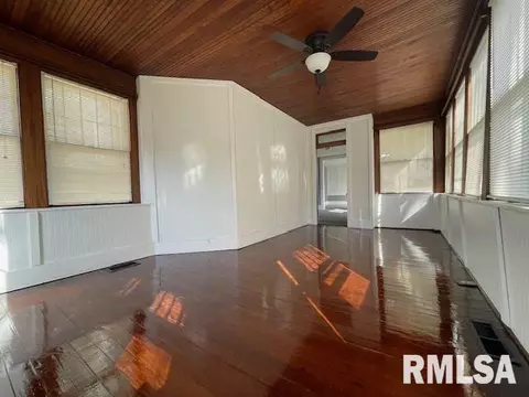 224 W Pierce St, Macomb, IL 61455 photo 9